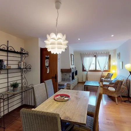 Altos De - Tucasaenlospirineos Apartamento Escarrilla