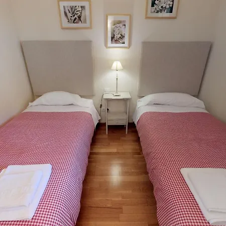 Altos De - Tucasaenlospirineos Apartamento Escarrilla