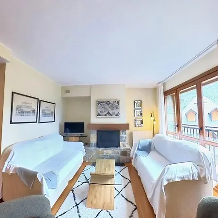 Apartment Altos De - Tucasaenlospirineos Escarrilla