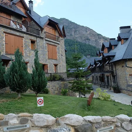 Altos De - Tucasaenlospirineos * Escarrilla