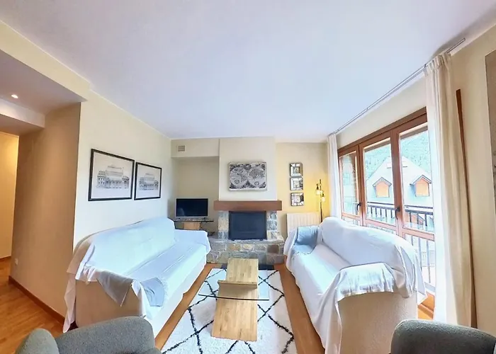 Apartment Altos De - Tucasaenlospirineos Escarrilla